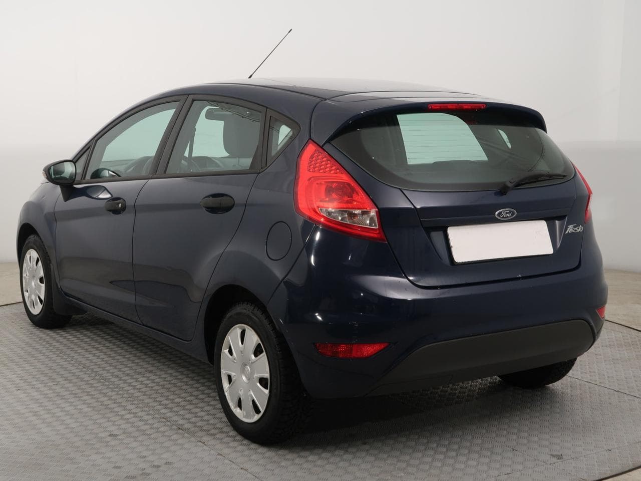 2010 Ford FIESTA - 8