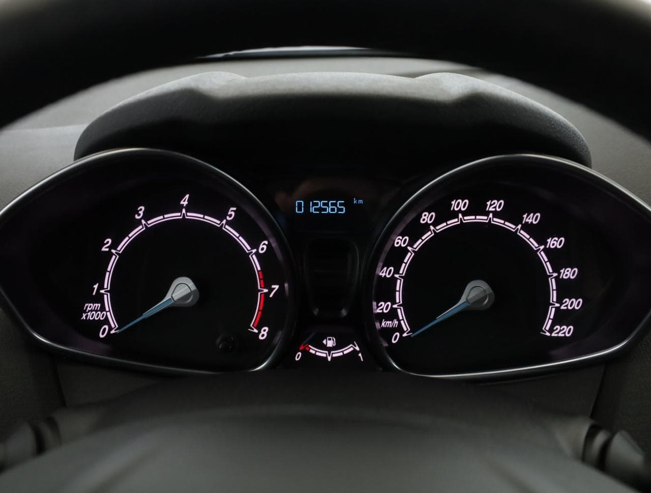2015 Ford FIESTA - 28
