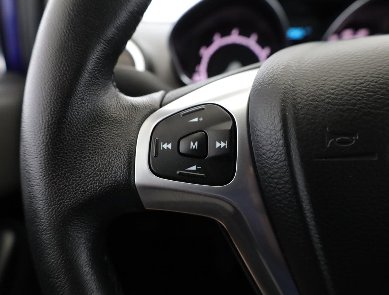 2015 Ford FIESTA - 26