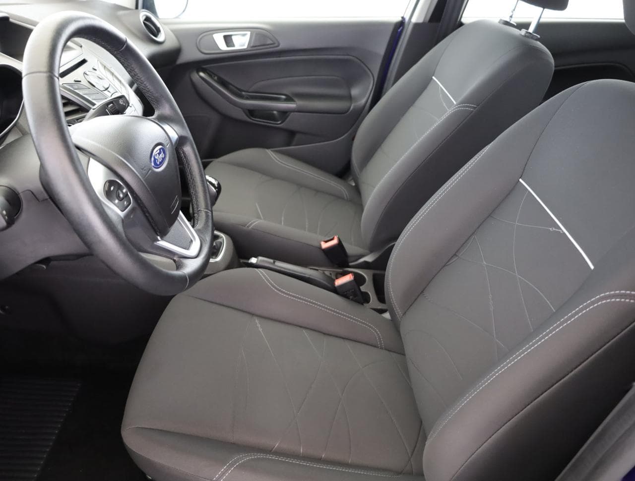 2015 Ford FIESTA - 24