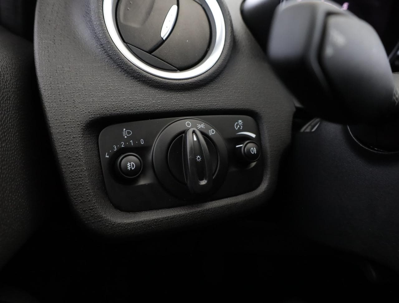 2015 Ford FIESTA - 38