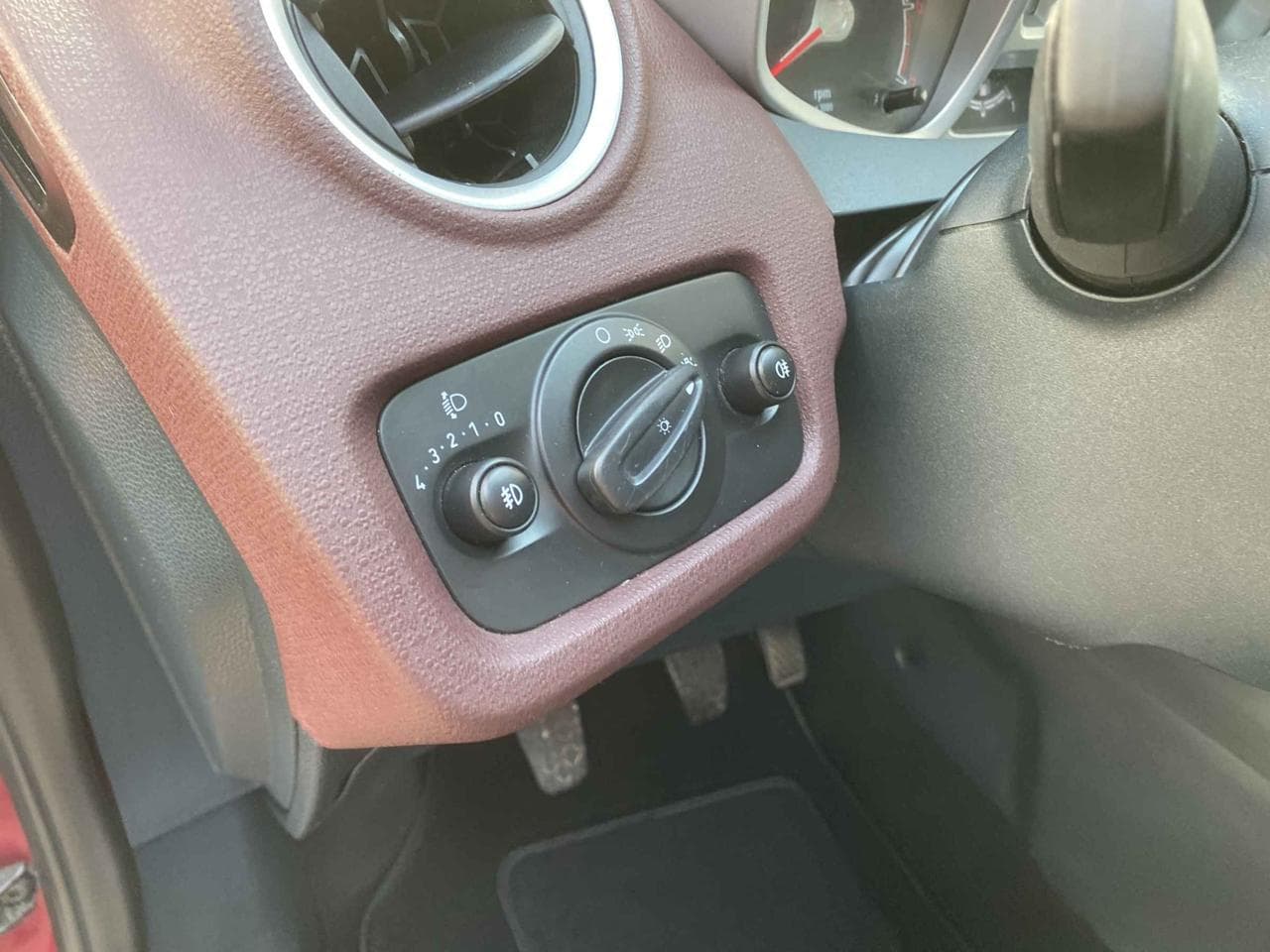2009 Ford FIESTA - 27