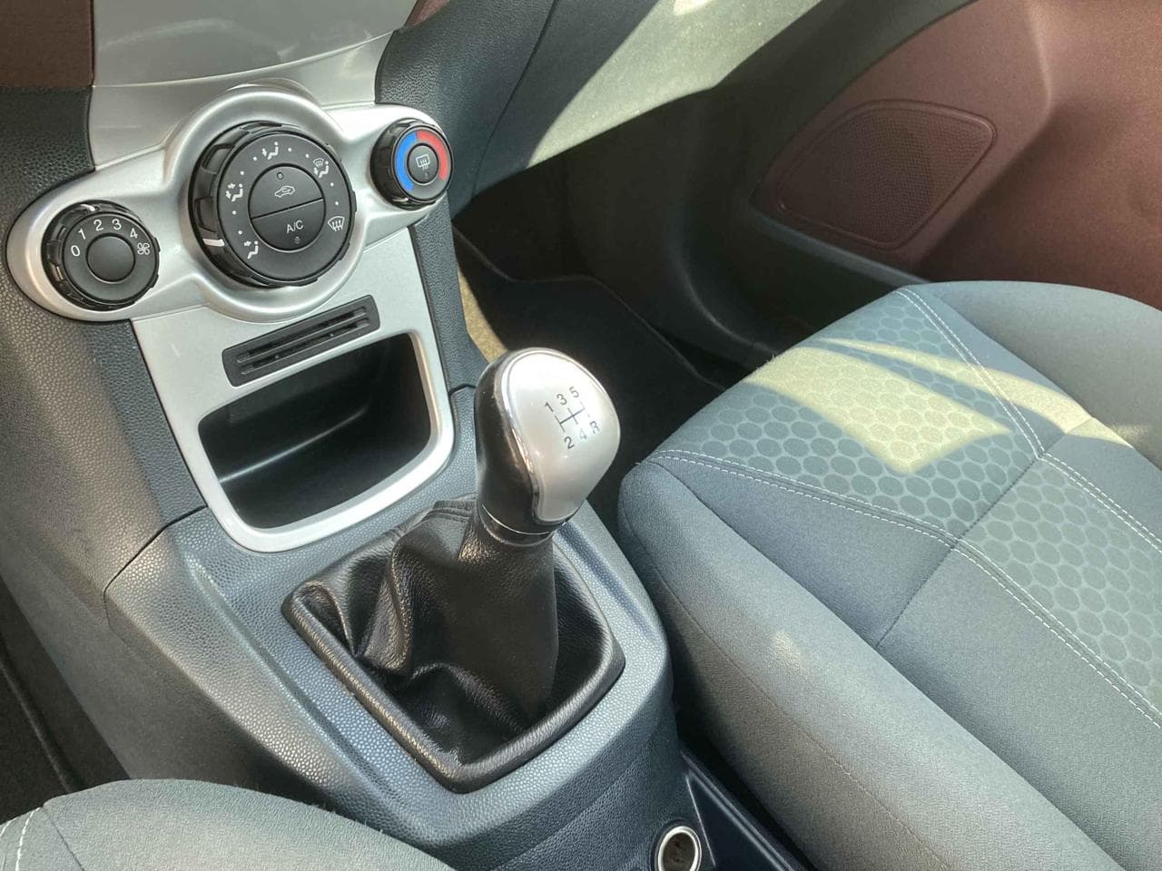 2009 Ford FIESTA - 29