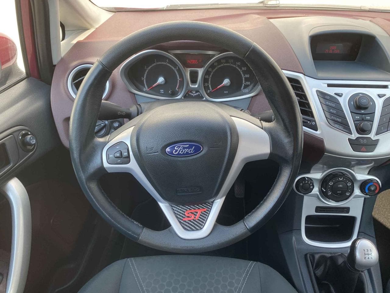 2009 Ford FIESTA - 21
