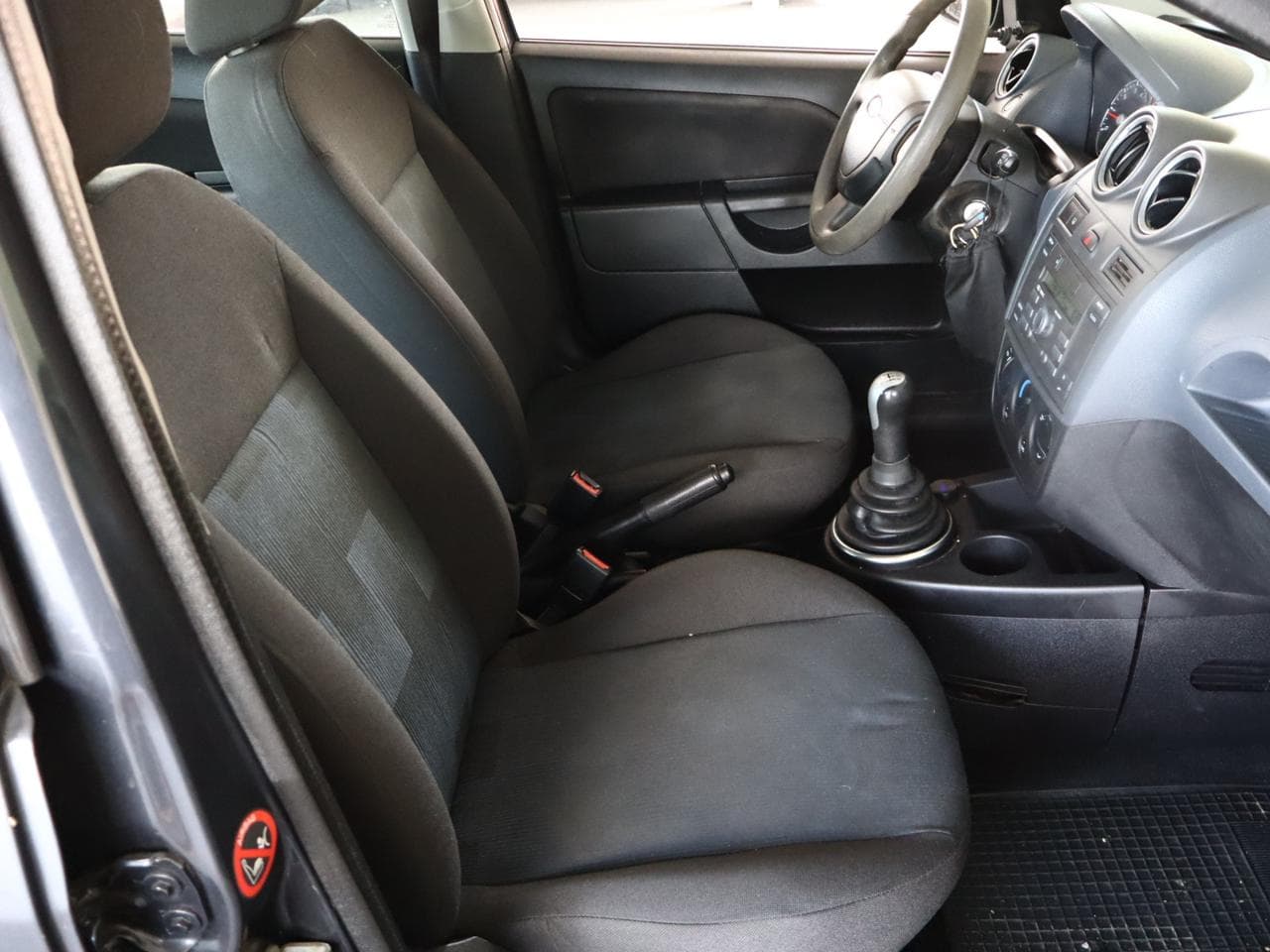 2007 Ford FIESTA - 10