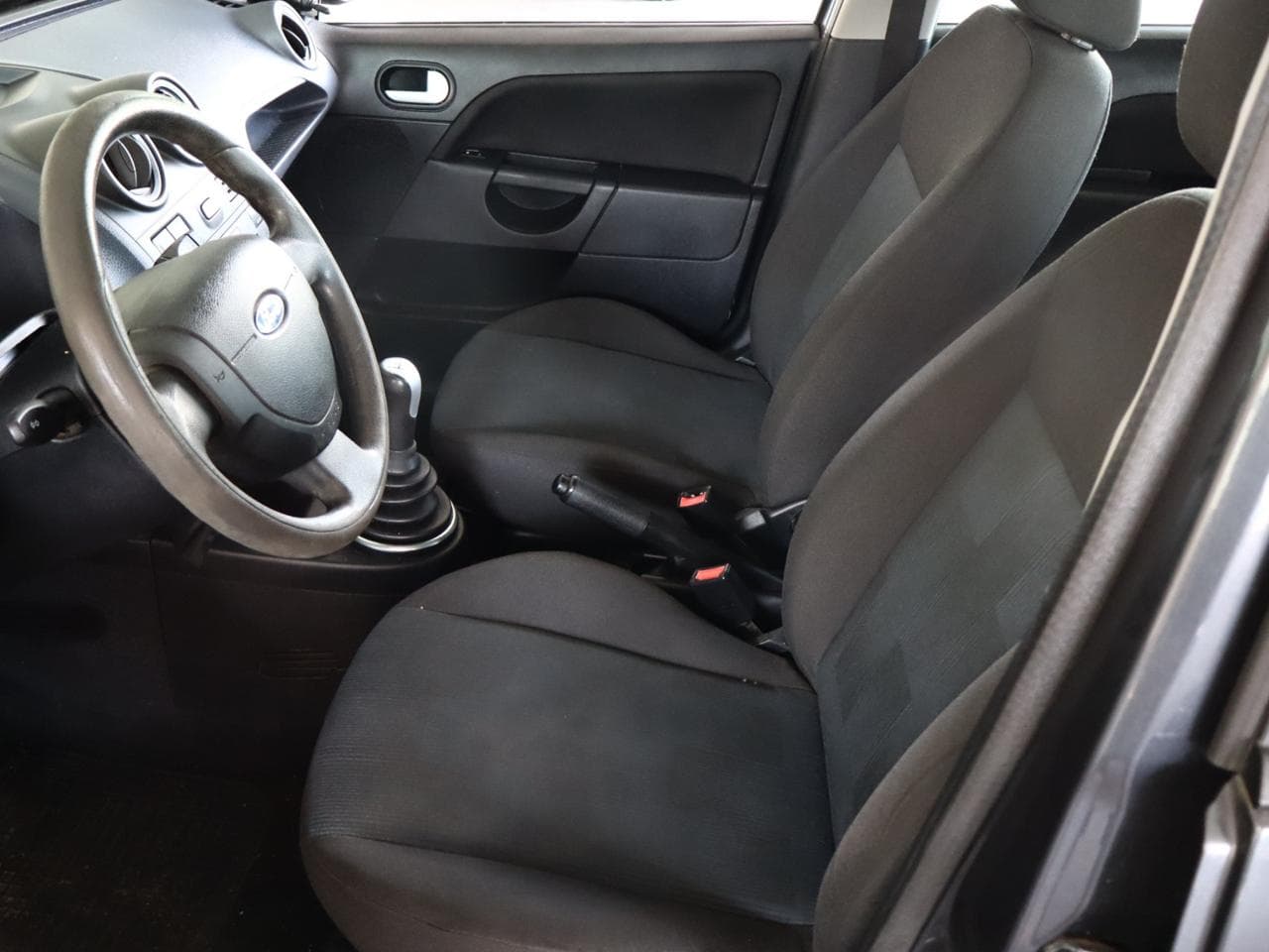 2007 Ford FIESTA - 14