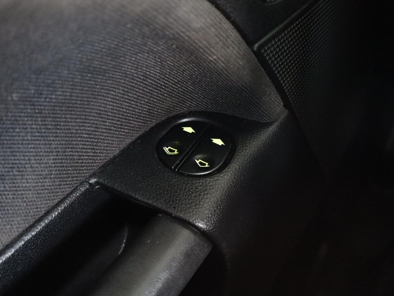2007 Ford FIESTA - 18