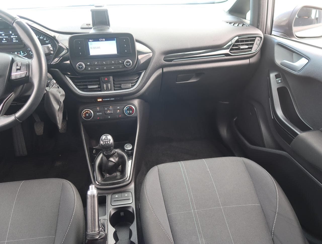 2017 Ford FIESTA - 11