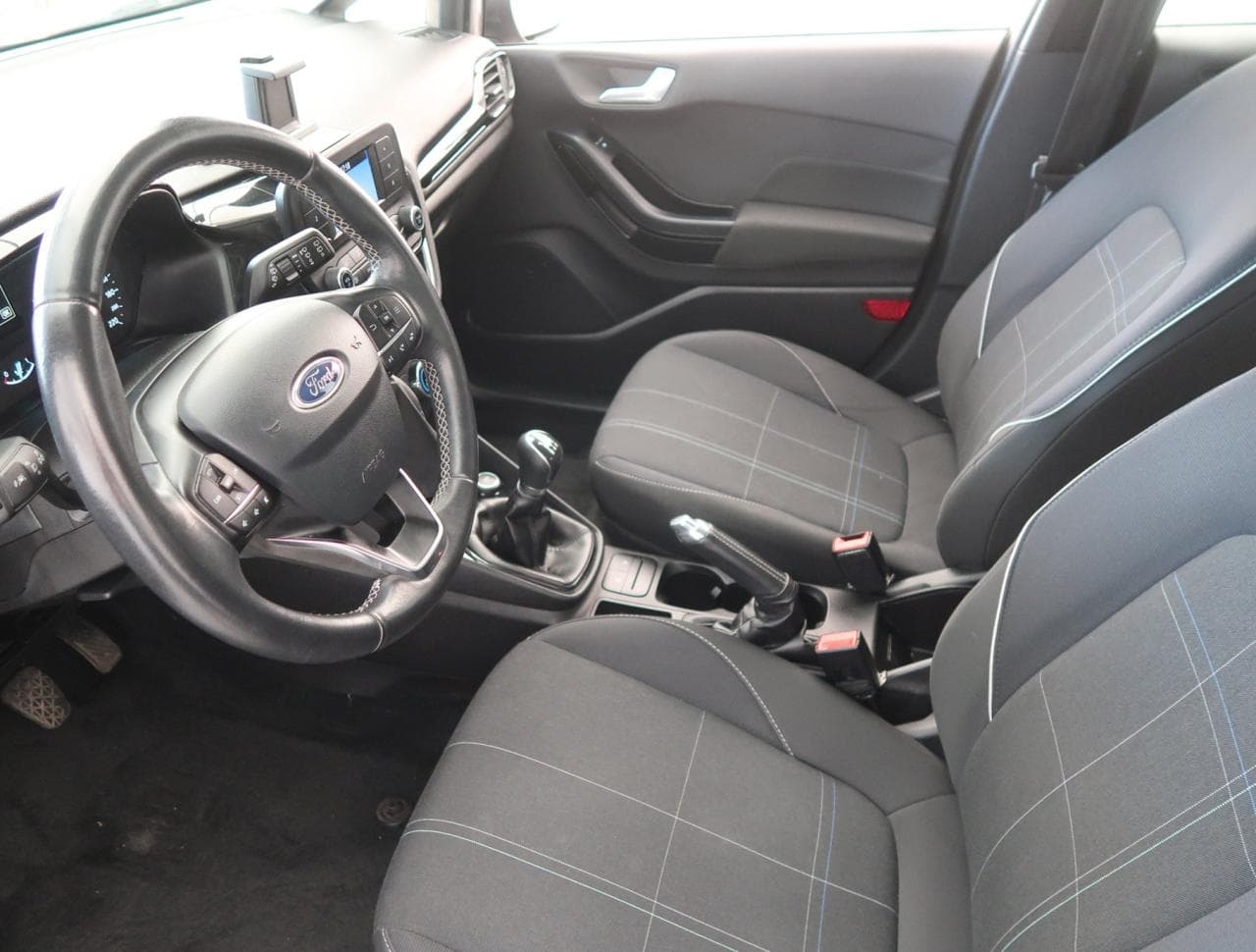 2017 Ford FIESTA - 16