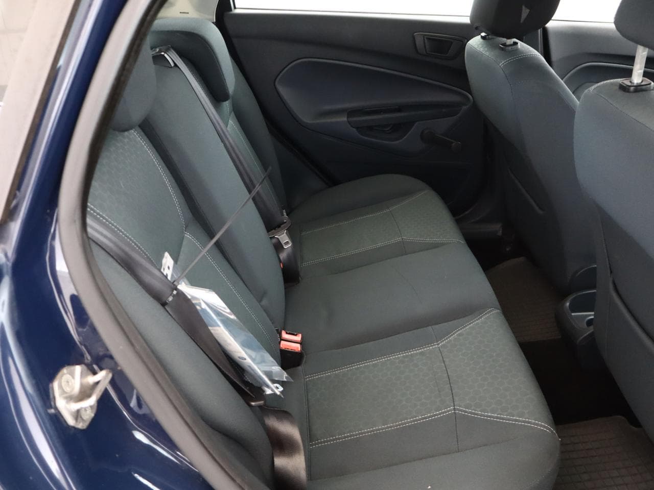2009 Ford FIESTA - 11