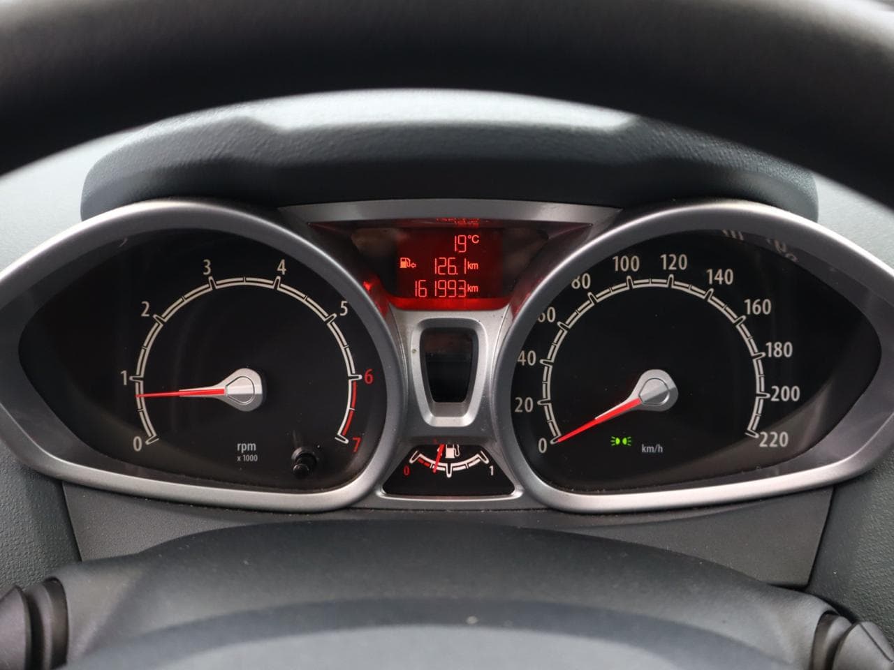 2009 Ford FIESTA - 15