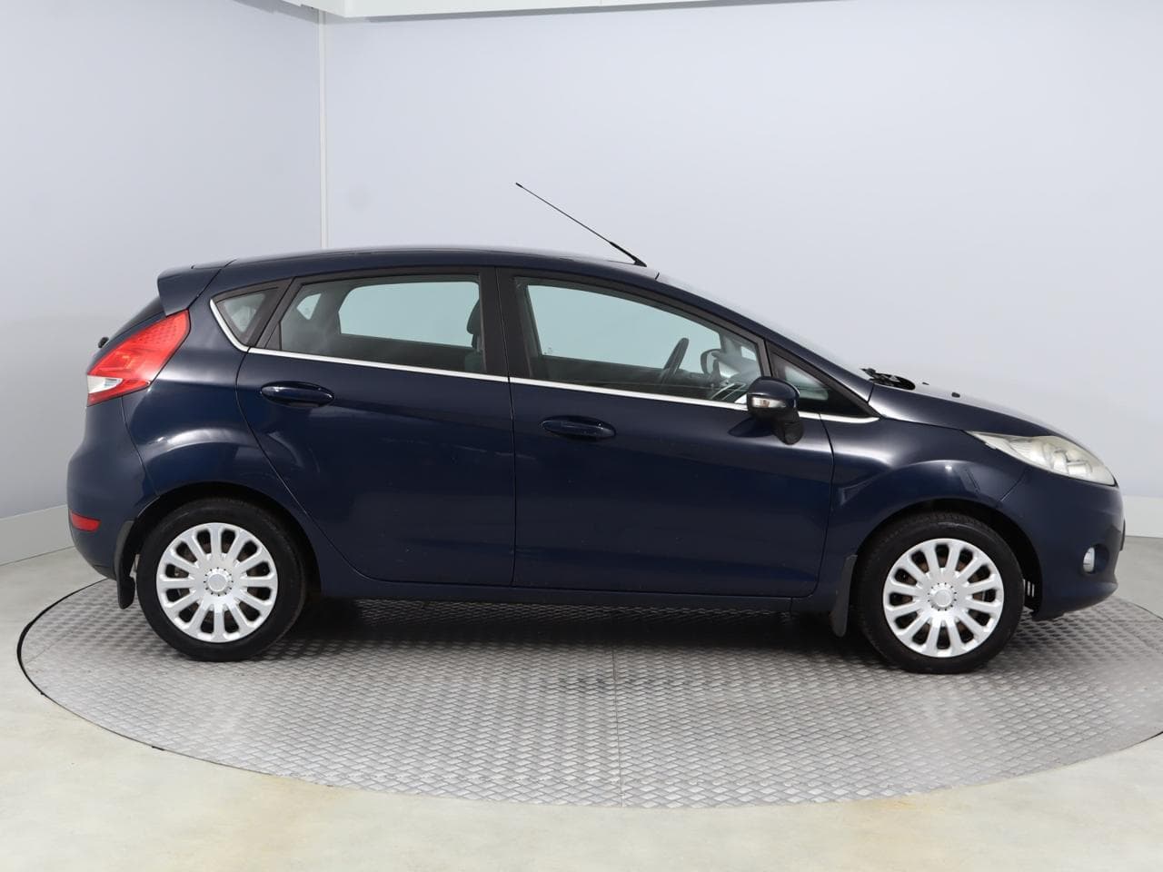 2009 Ford FIESTA - 8