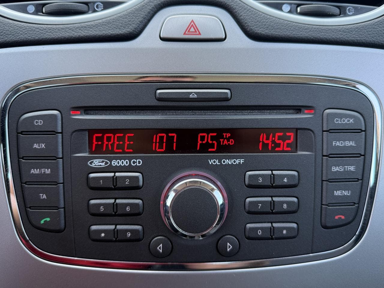 2011 Ford FOCUS - 12