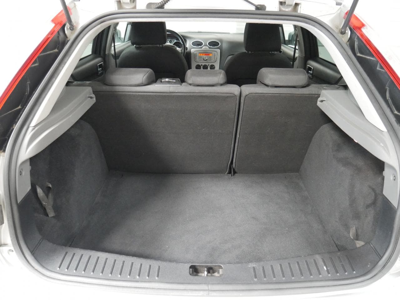 2009 Ford FOCUS - 10