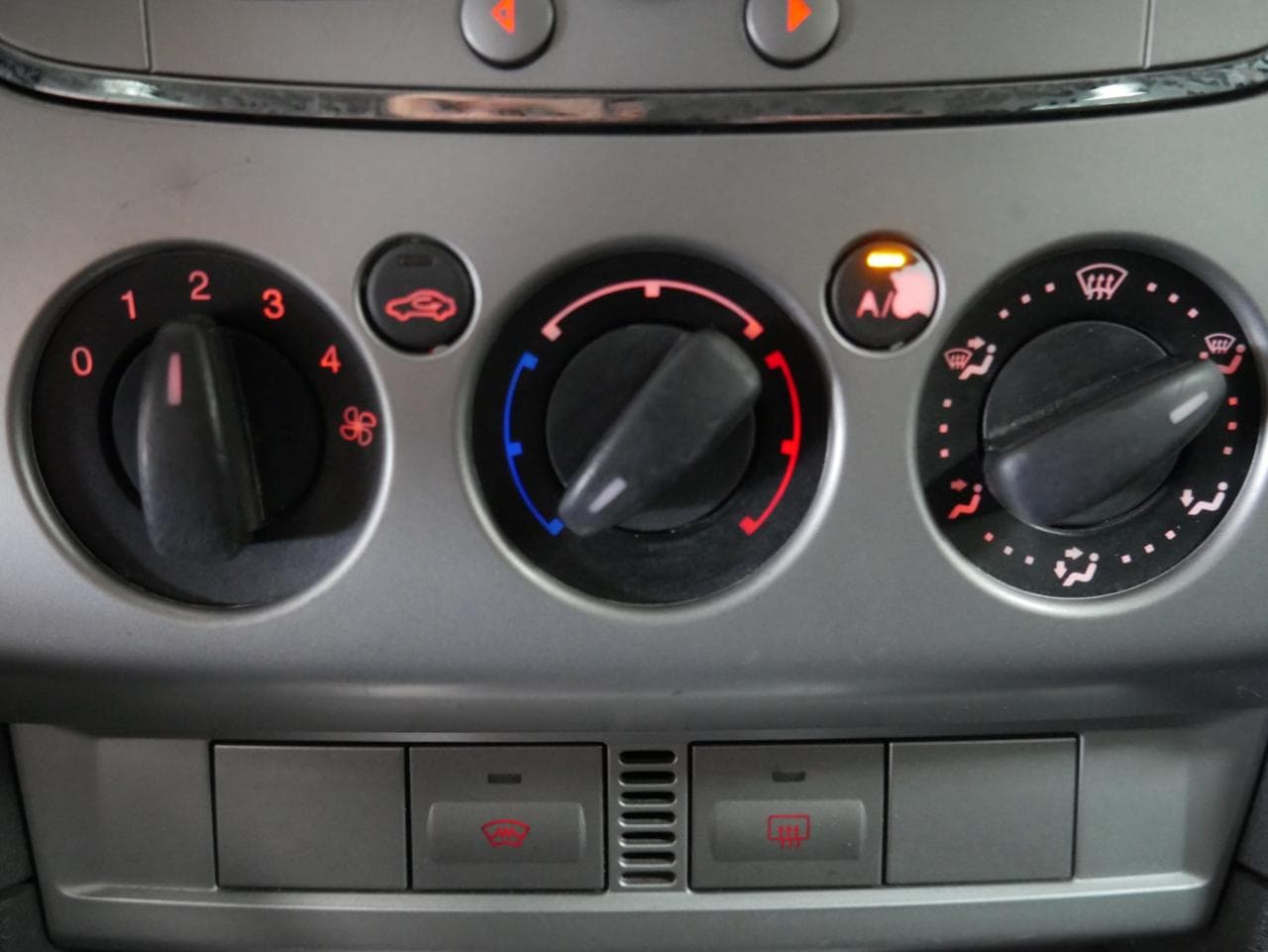 2009 Ford FOCUS - 29