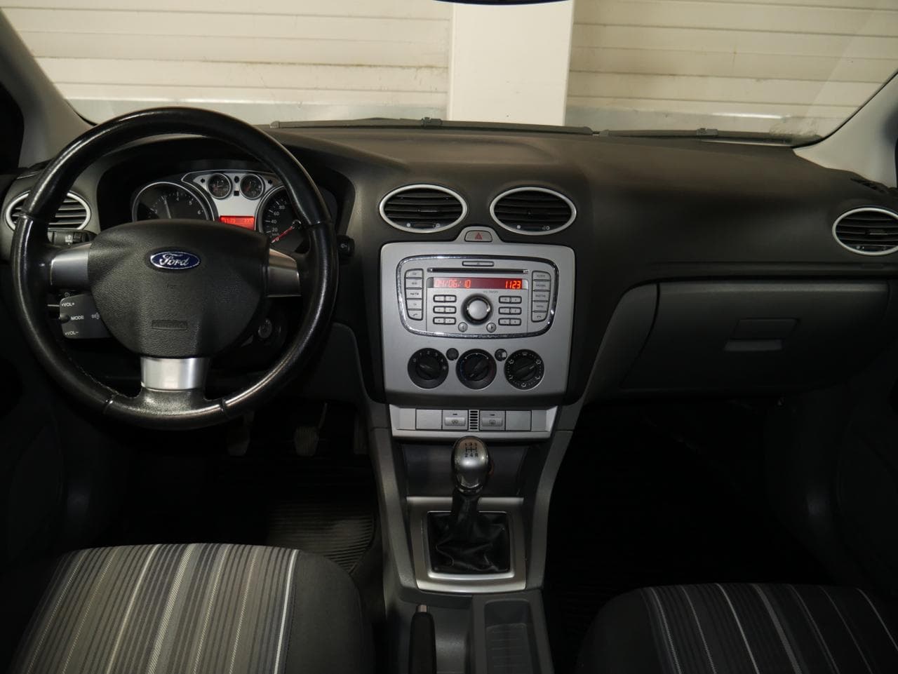 2009 Ford FOCUS - 12