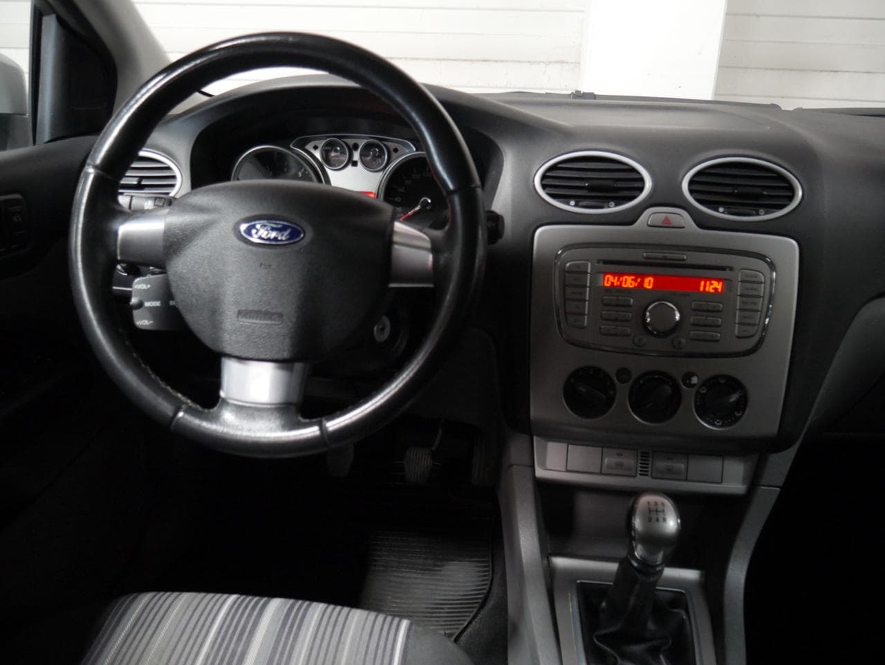 2009 Ford FOCUS - 24