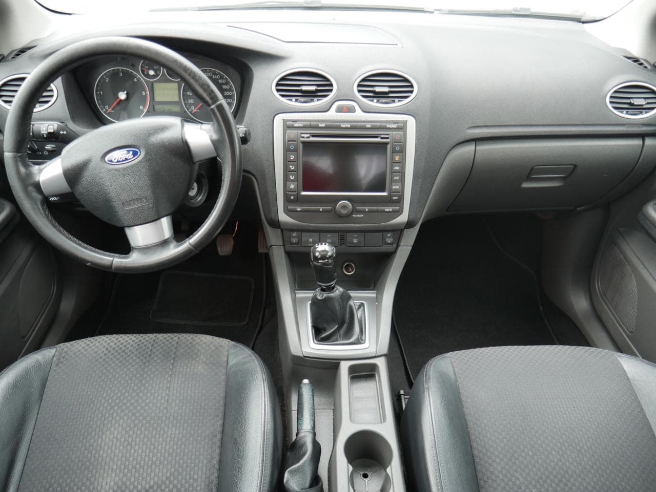2005 Ford FOCUS - 8