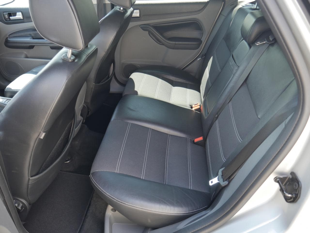 2009 Ford FOCUS - 15
