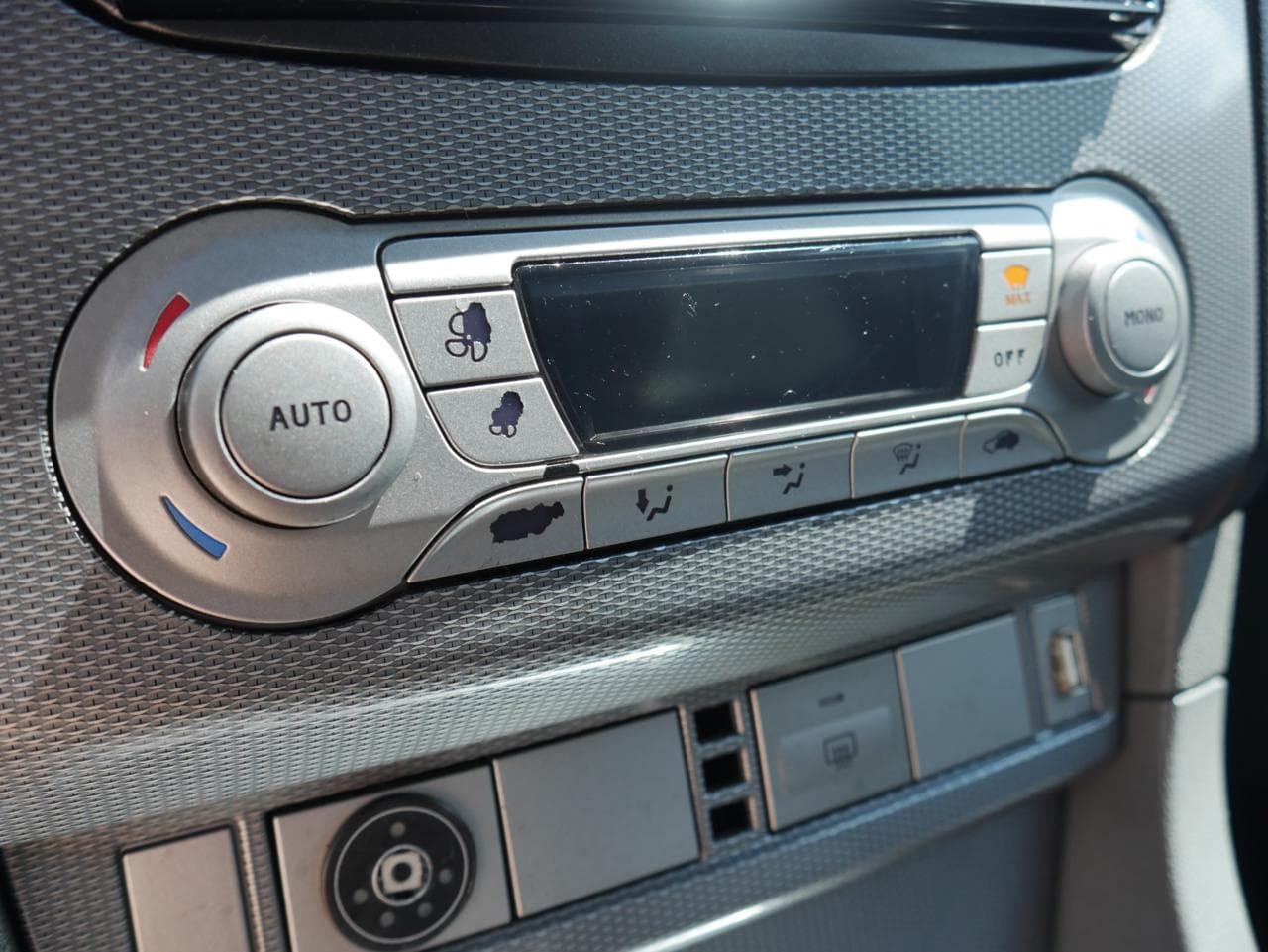 2009 Ford FOCUS - 23