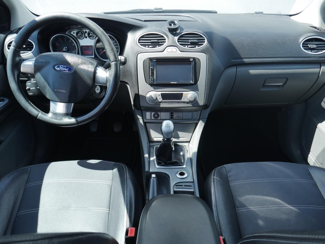 2009 Ford FOCUS - 12