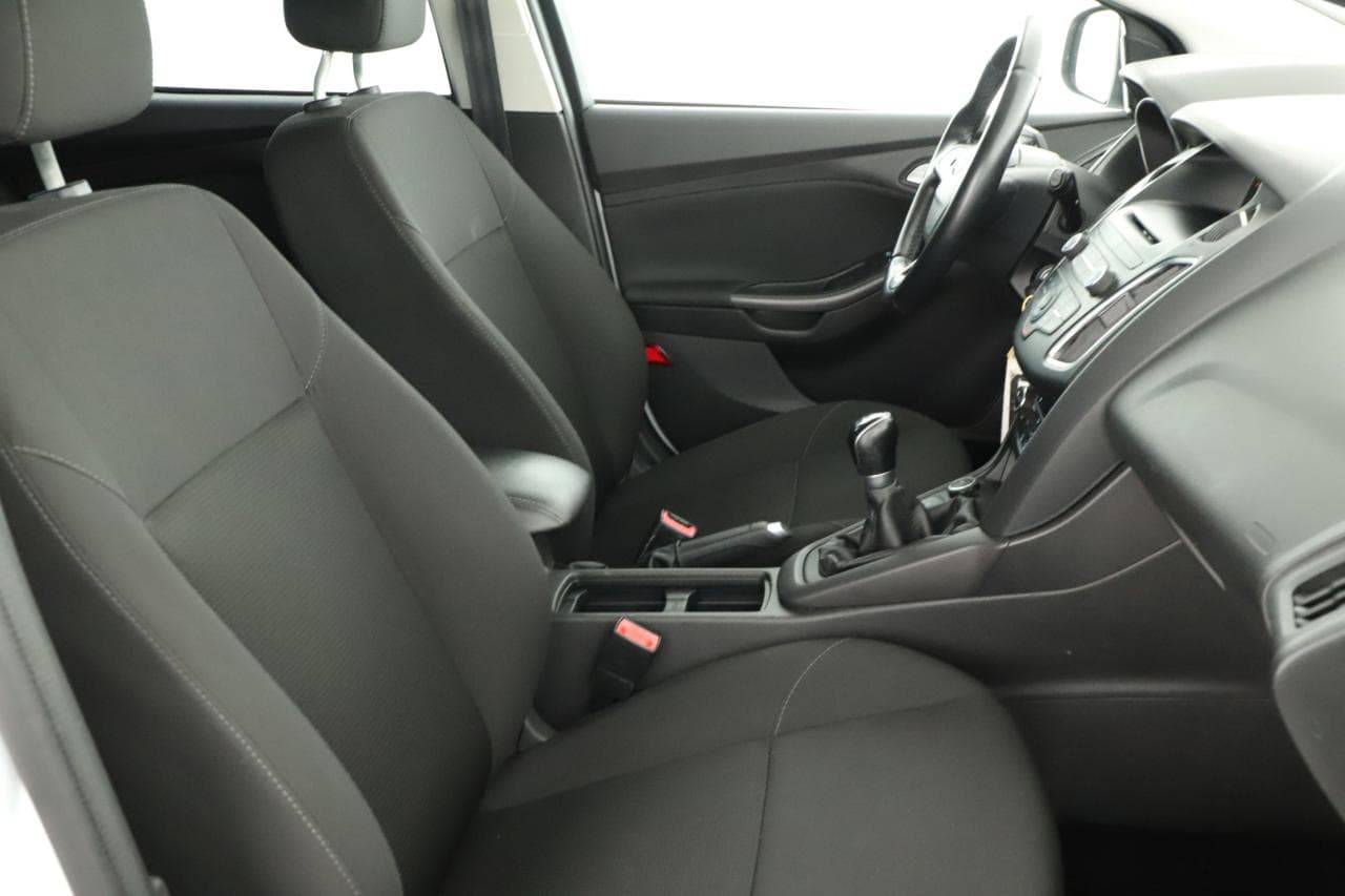 2015 Ford FOCUS - 18