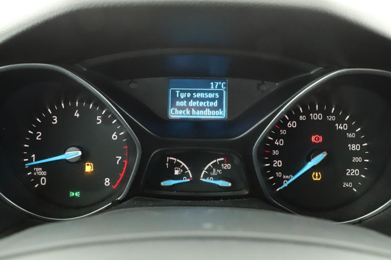2015 Ford FOCUS - 24