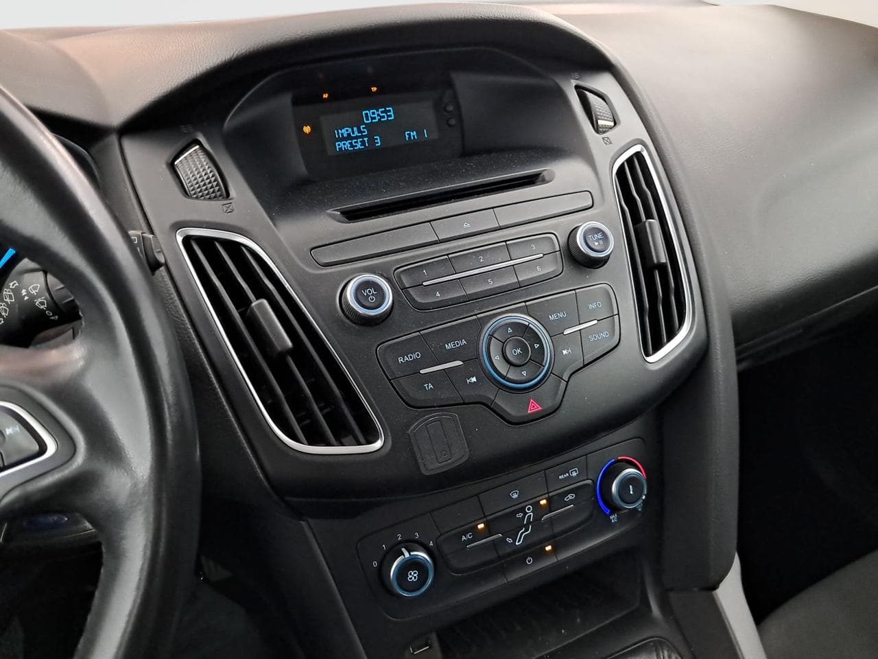 2015 Ford FOCUS - 28