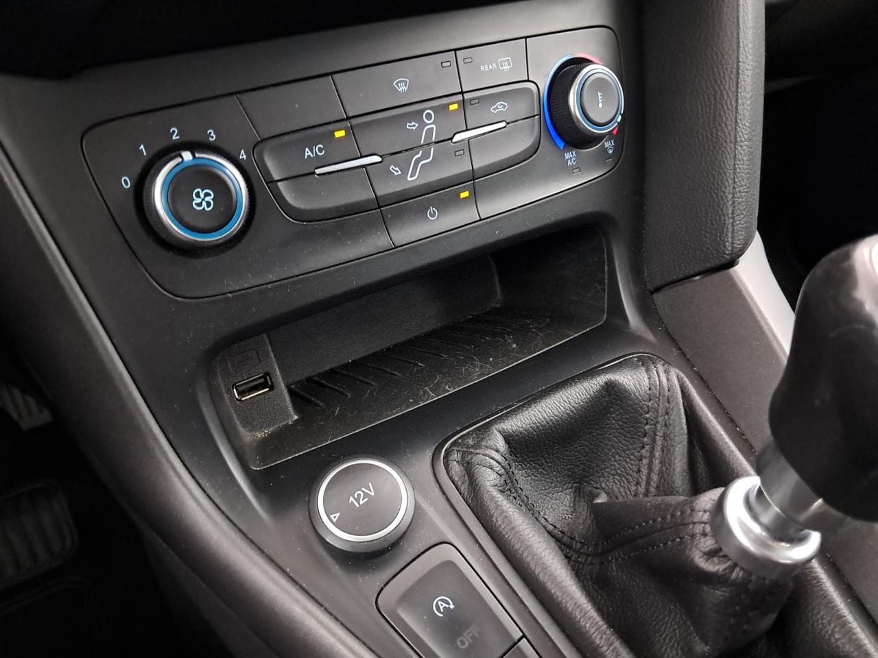 2015 Ford FOCUS - 32