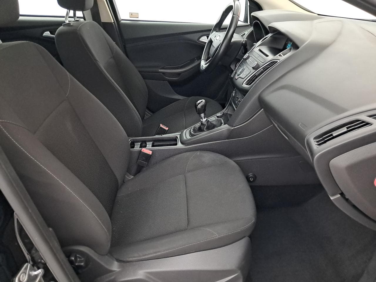 2015 Ford FOCUS - 18