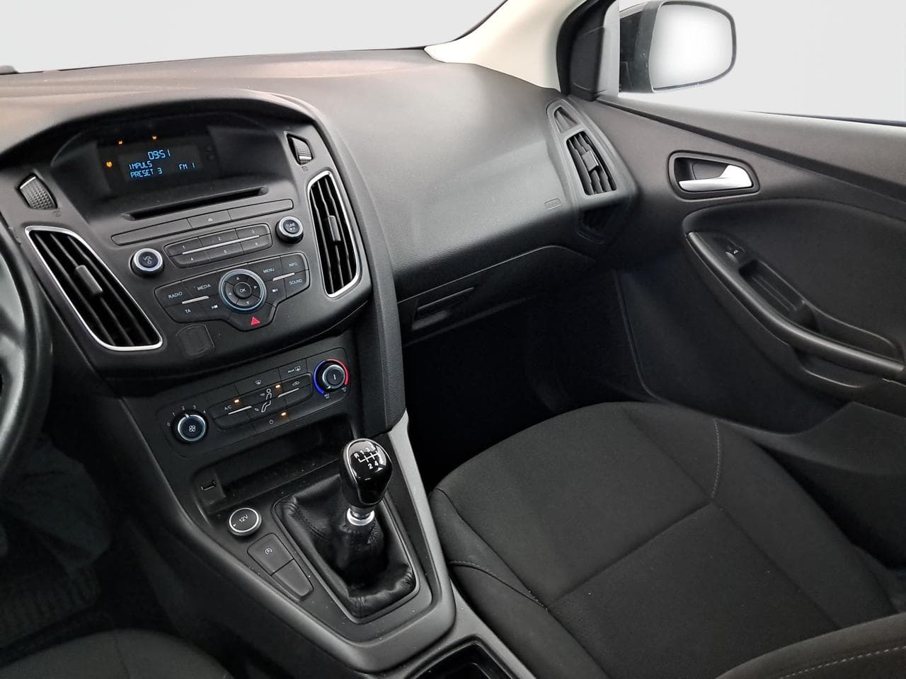 2015 Ford FOCUS - 16