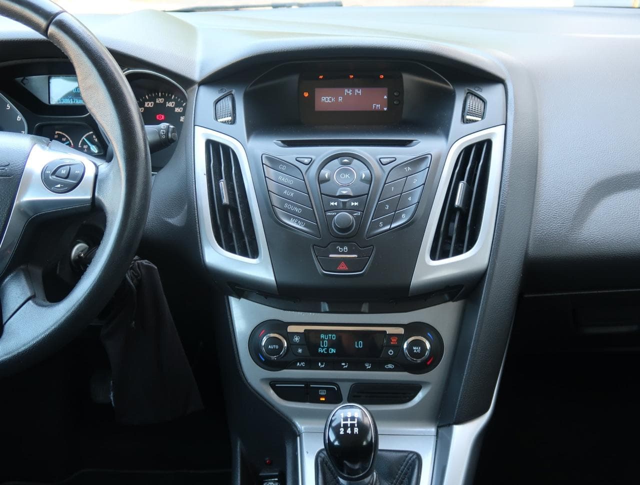 2011 Ford FOCUS - 30