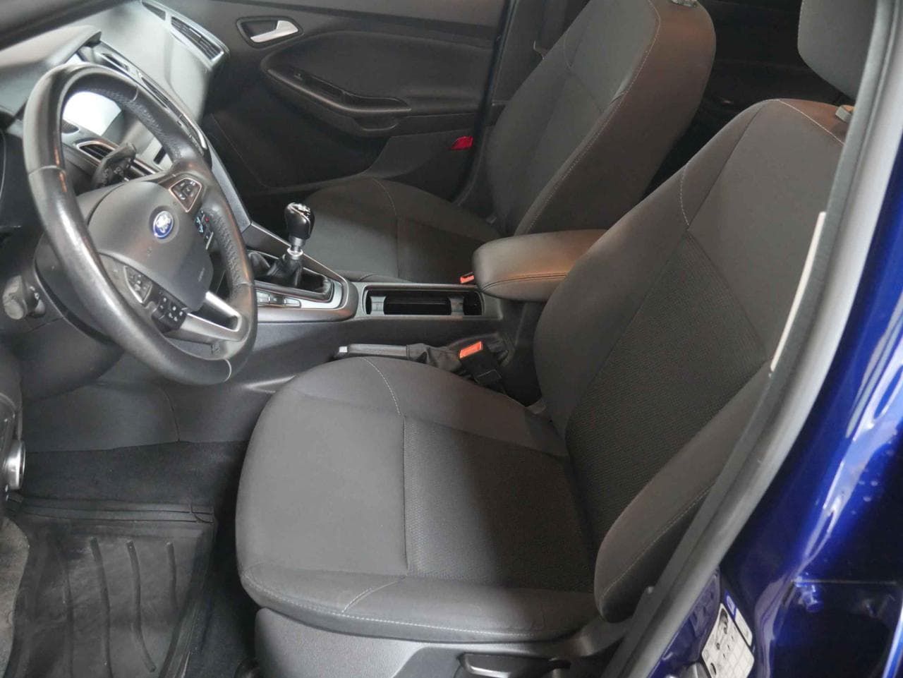2015 Ford FOCUS - 16