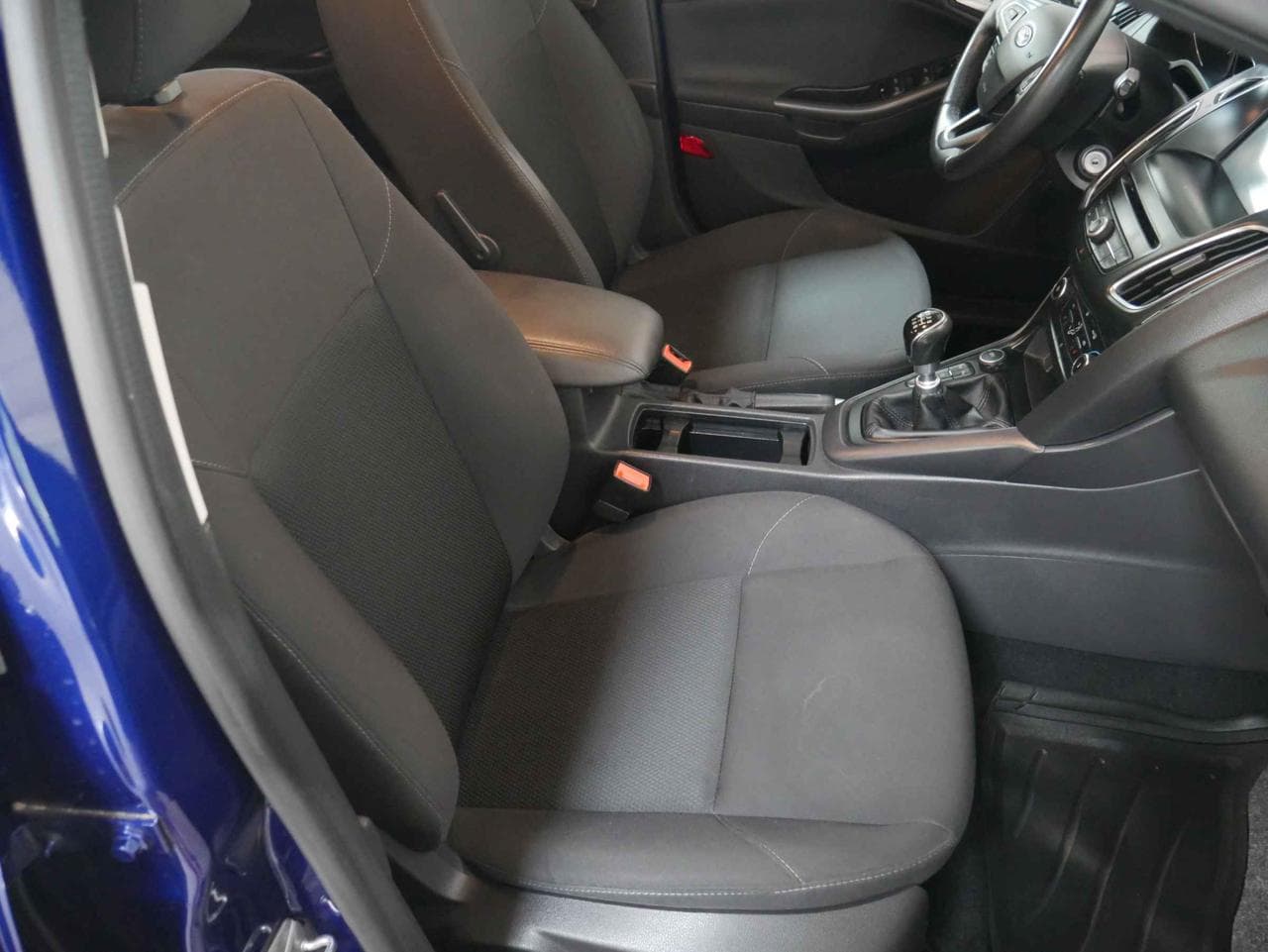 2015 Ford FOCUS - 21