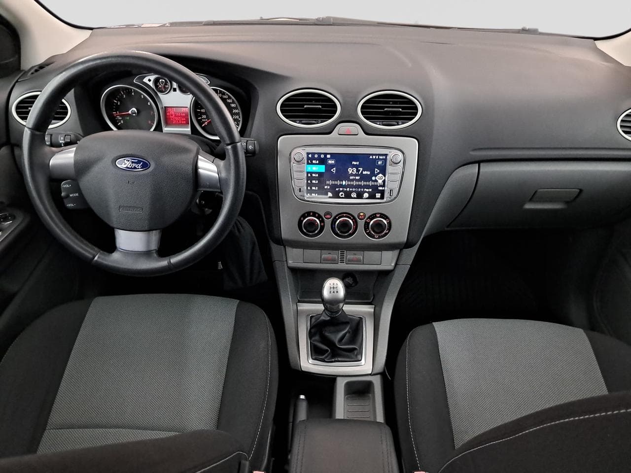 2010 Ford FOCUS - 35