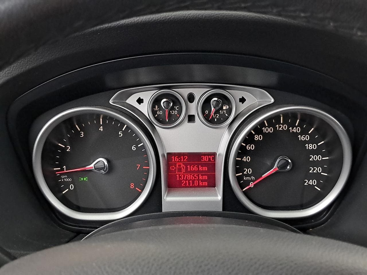 2010 Ford FOCUS - 28
