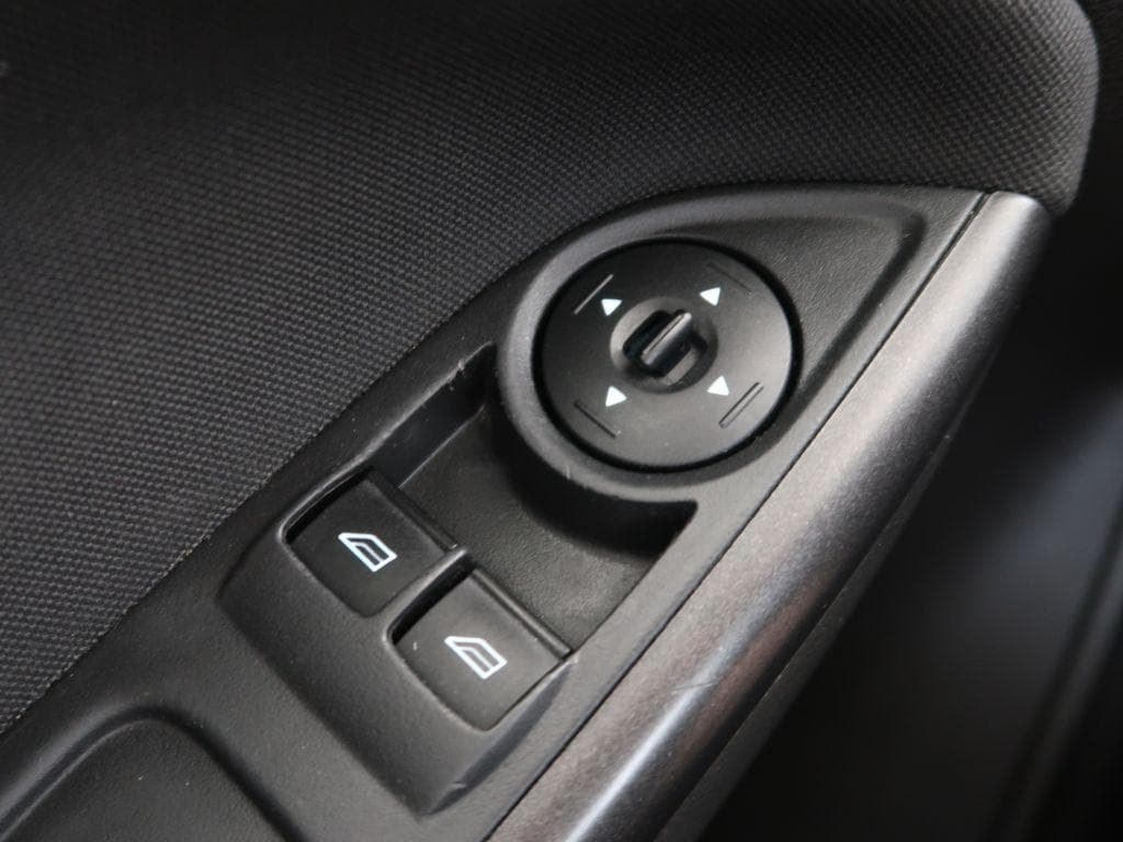 2017 Ford FOCUS - 19