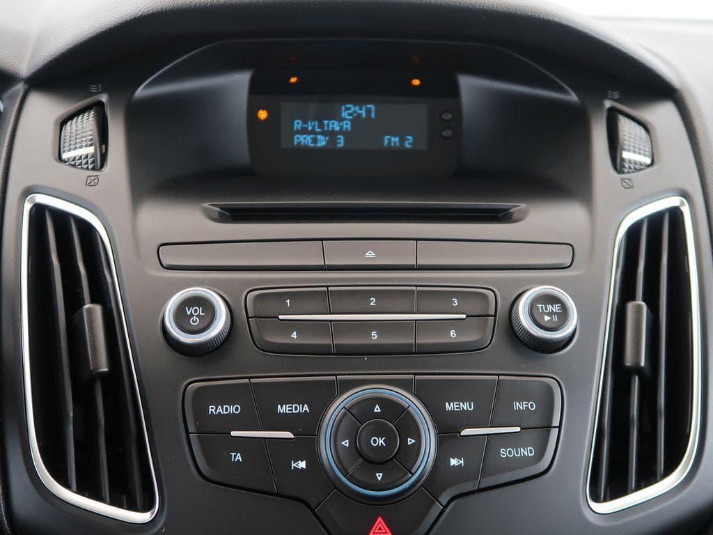 2017 Ford FOCUS - 17