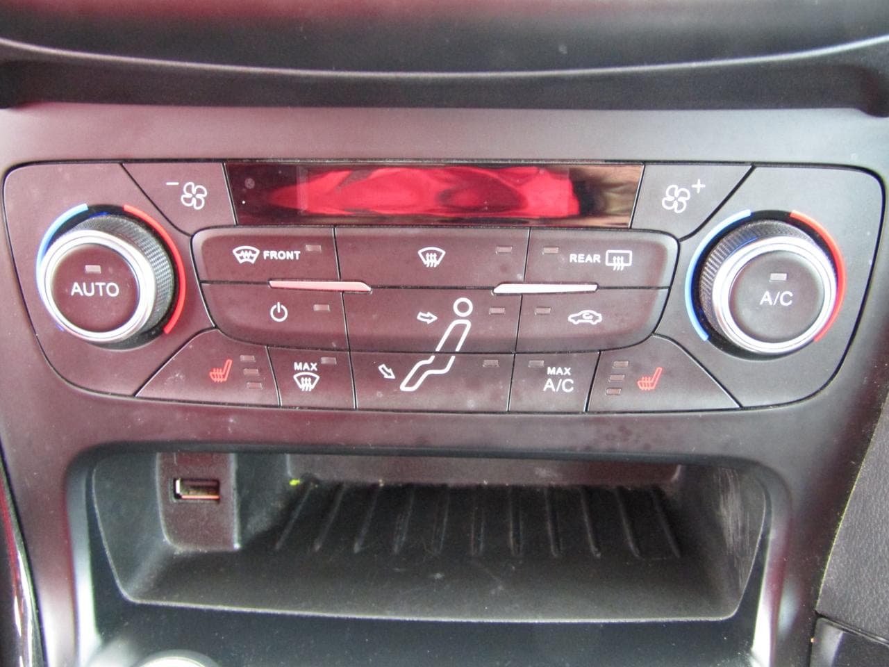 2015 Ford FOCUS - 14