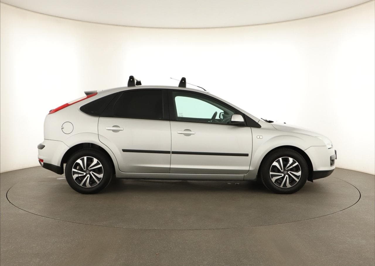 2006 Ford FOCUS - 8