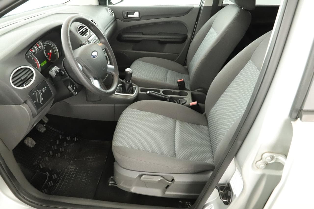 2006 Ford FOCUS - 13