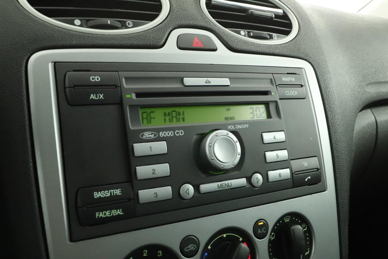 2006 Ford FOCUS - 15