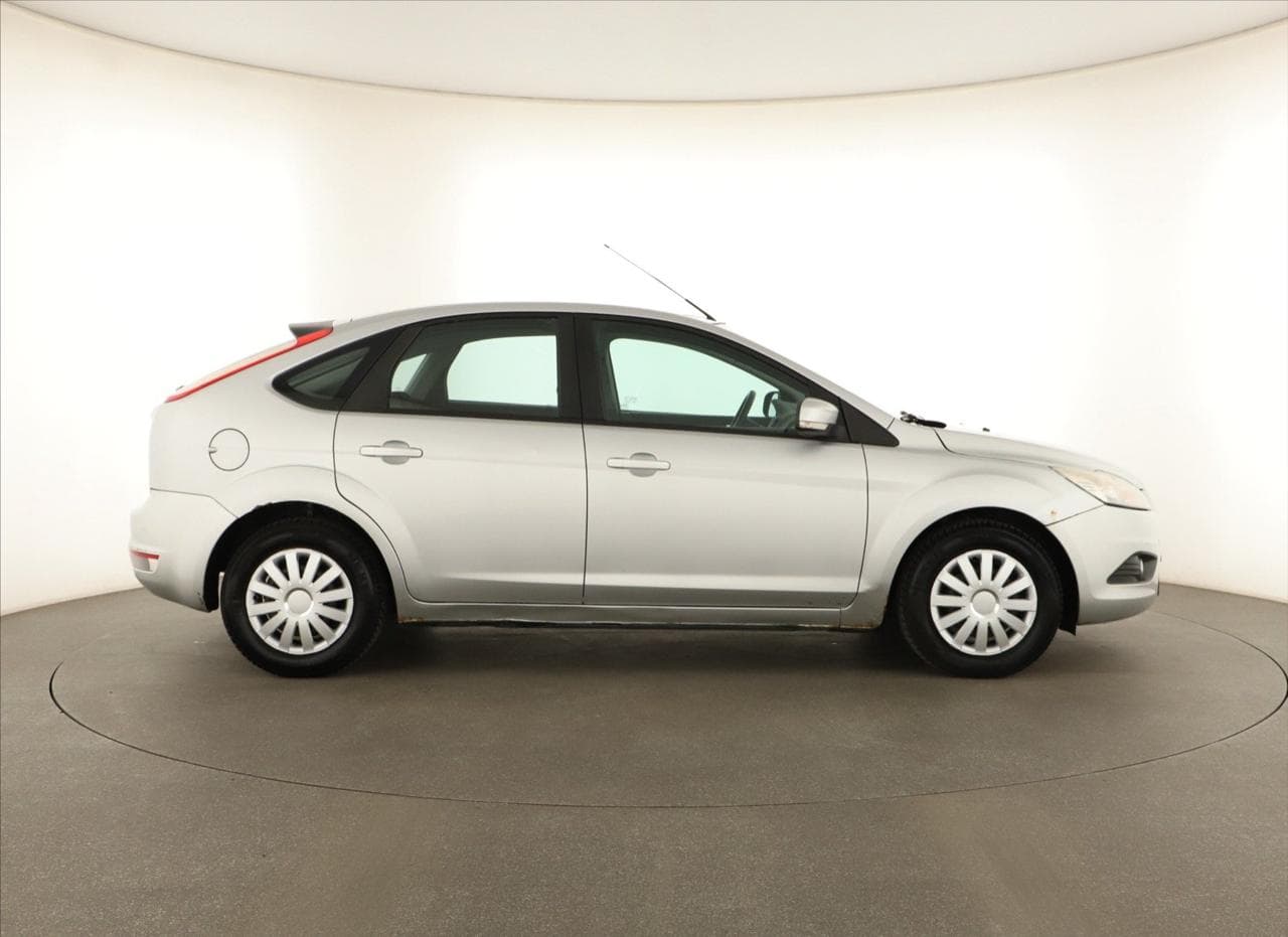 2009 Ford FOCUS - 8
