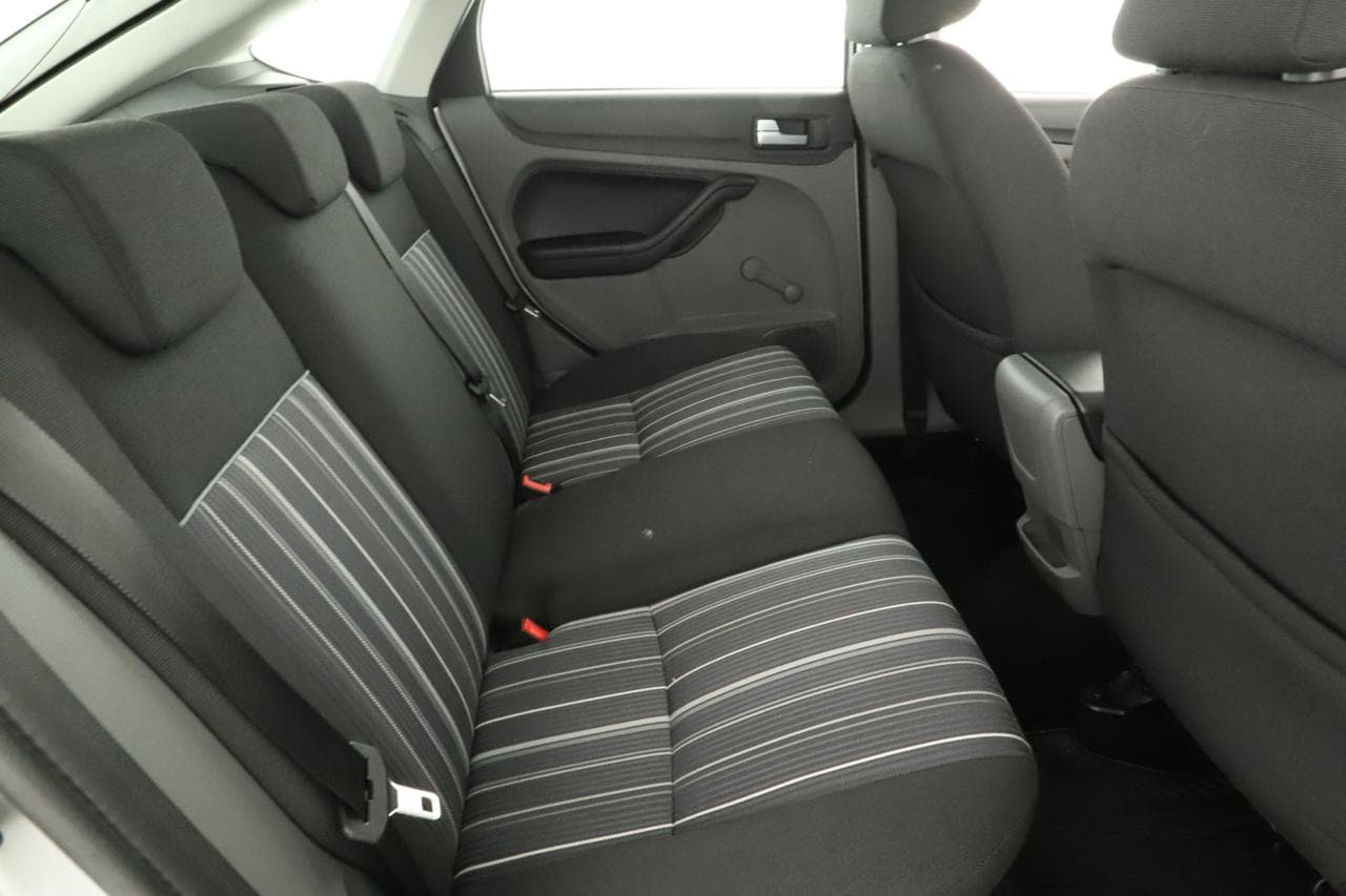 2009 Ford FOCUS - 11