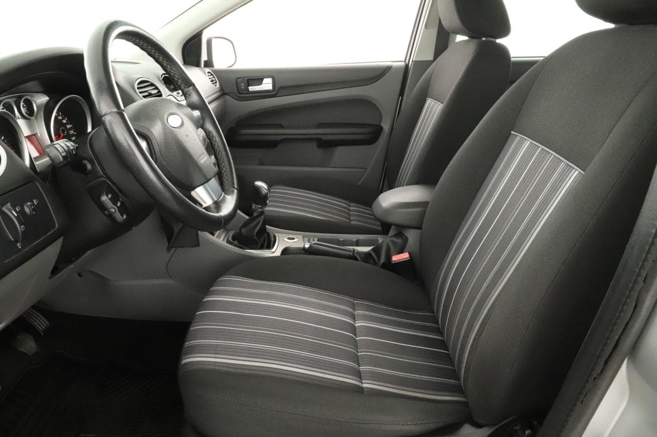 2009 Ford FOCUS - 13