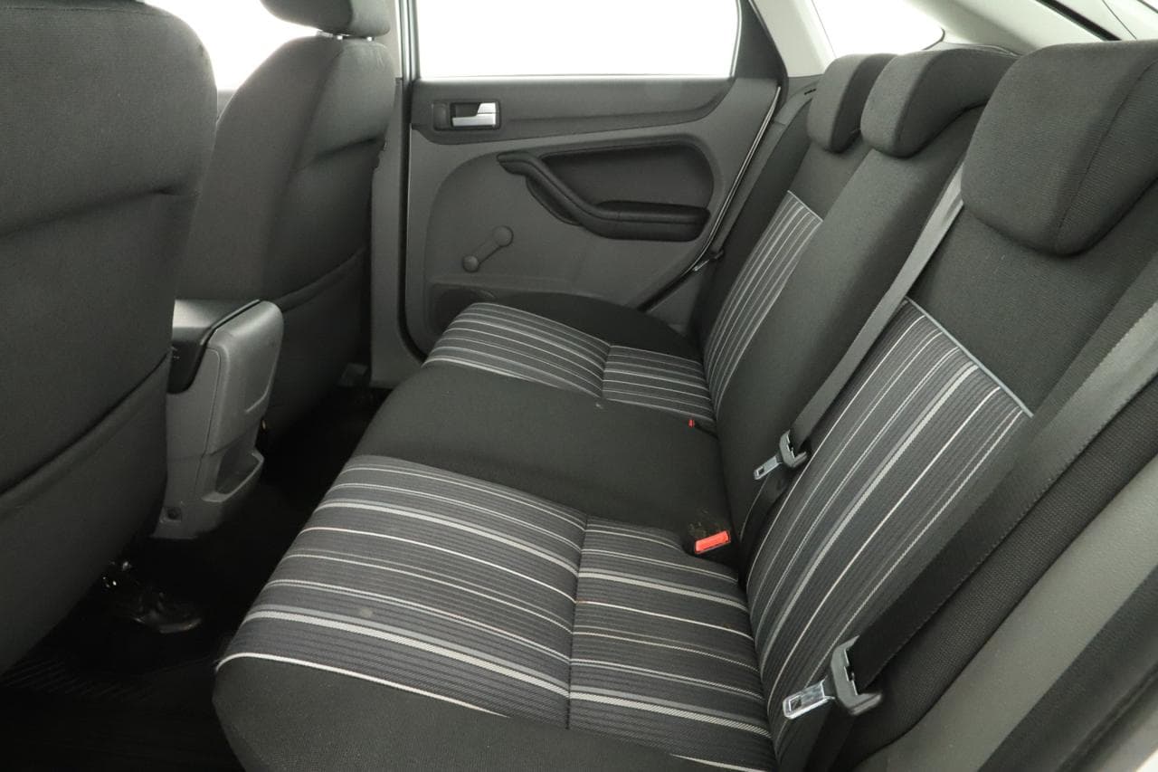 2009 Ford FOCUS - 12