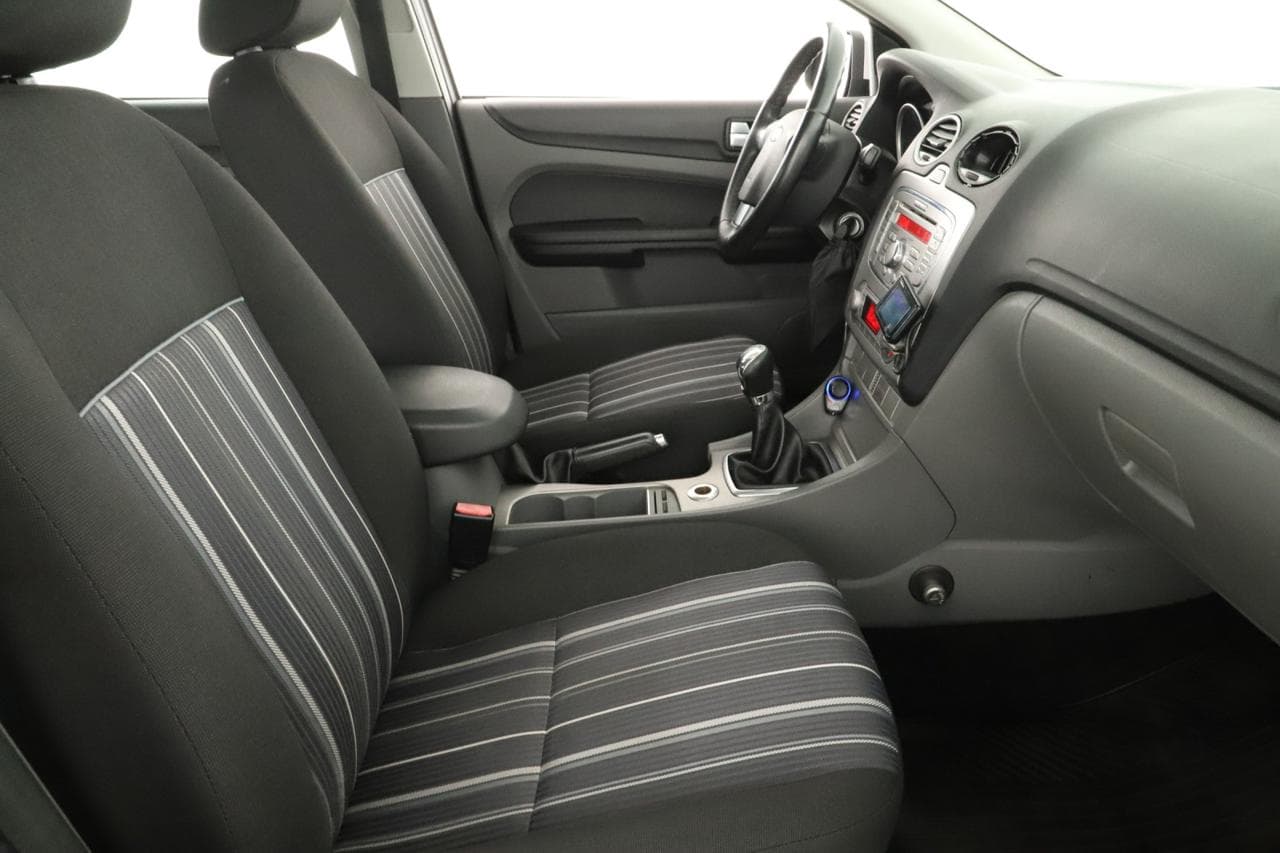 2009 Ford FOCUS - 10