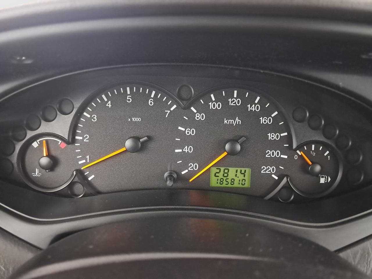 2003 Ford FOCUS - 17