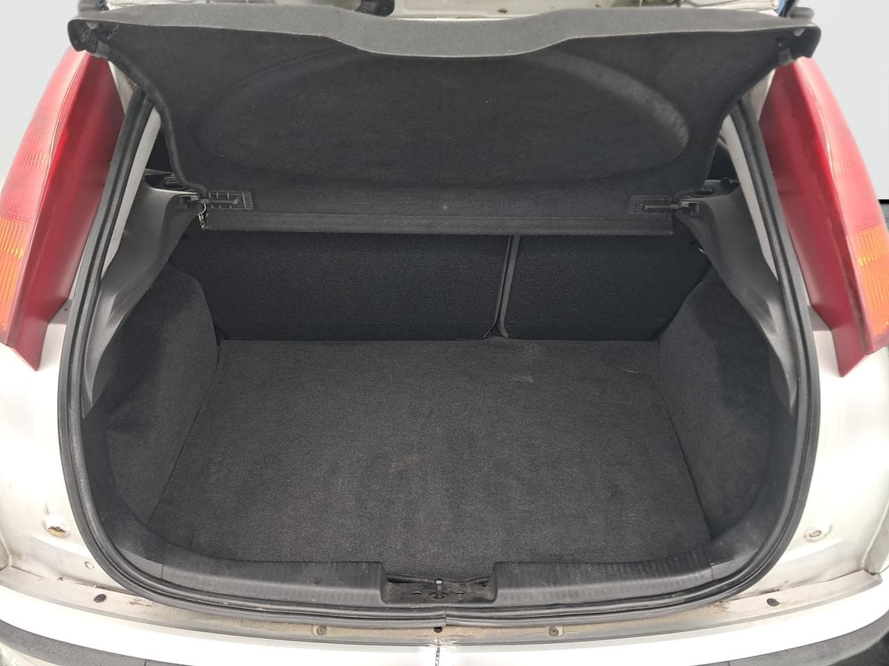 2003 Ford FOCUS - 20