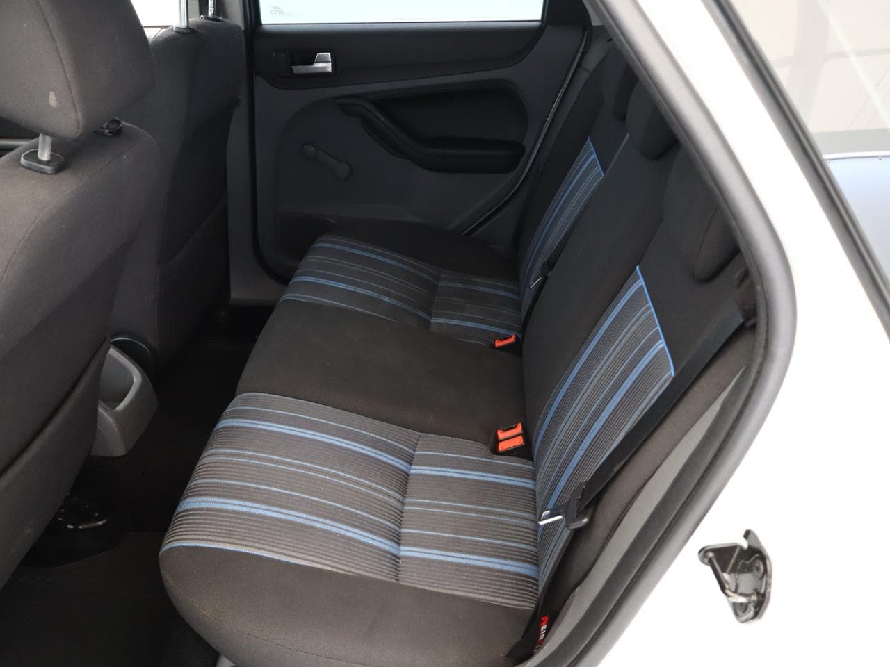2008 Ford FOCUS - 12